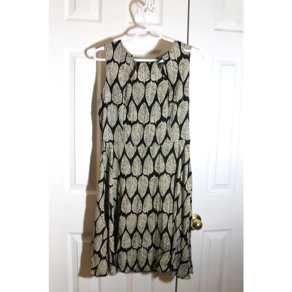 Apricot Brand Leaf Print Dress w/ Keyhole Neckline sz US 6  / UK 10